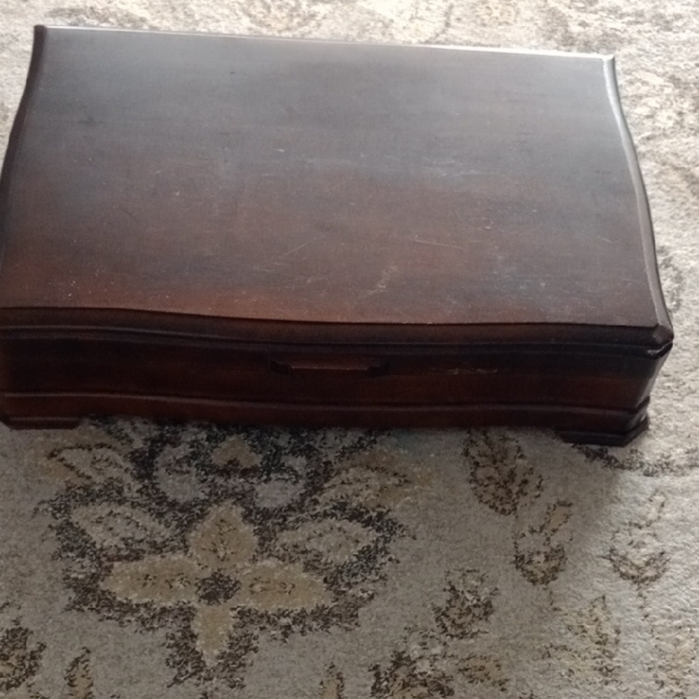 Vintage Elegant Wooden Storage Box